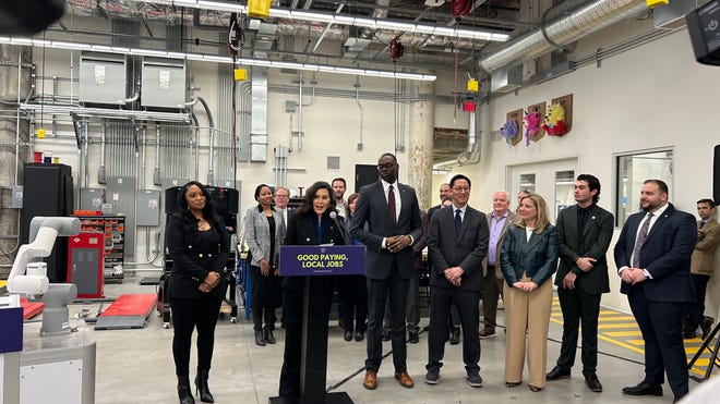 Whitmer signs Michigan business tax credit, innovation fund